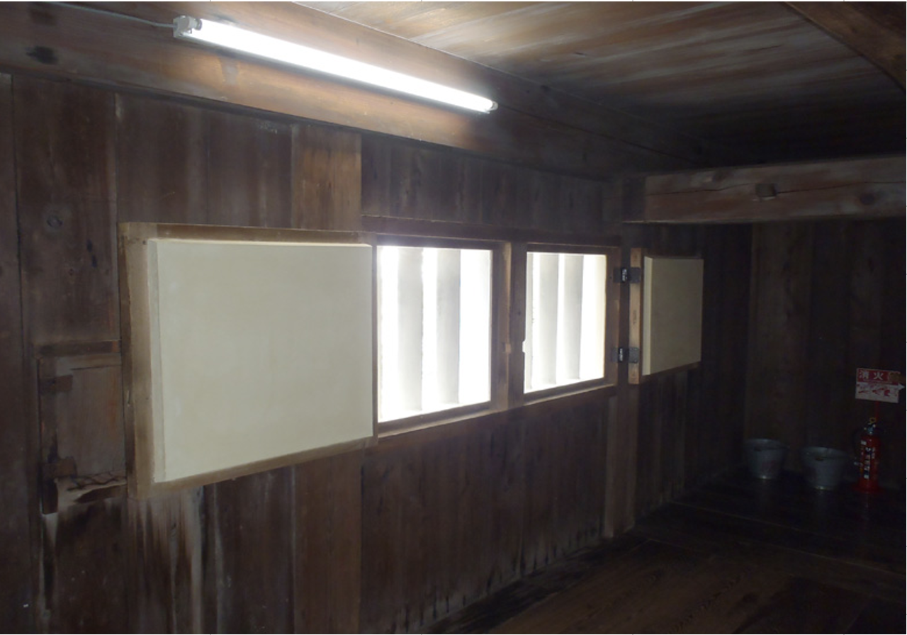 重要文化財 高知城の天守2階窓建具修繕工事